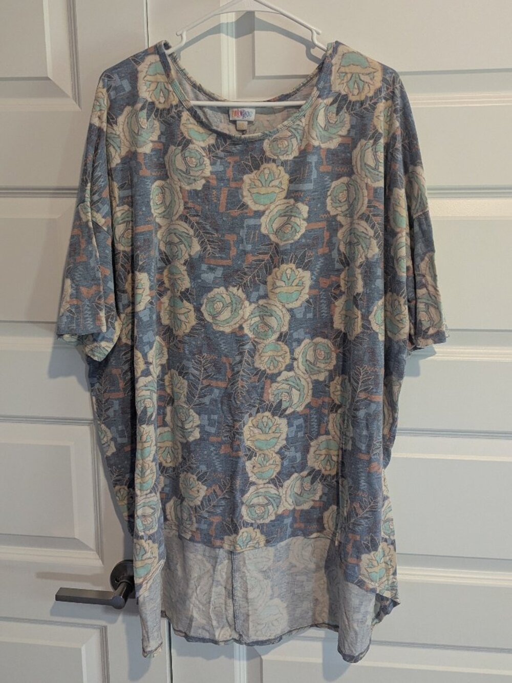 LuLaRoe - Blue Floral Print Tunic - 3X